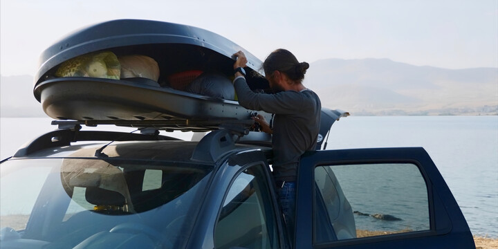 Installing a Roof Box on Your Car Installing a Roof Box on Your Car