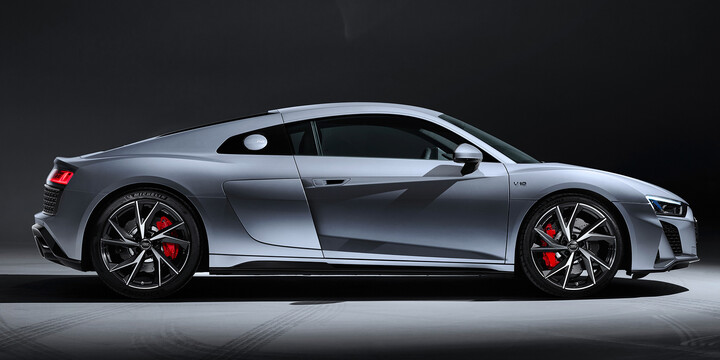 AUDI R8 QUATTRO V10 AUDI R8 QUATTRO V10
