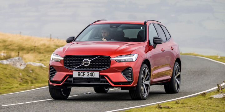 VOLVO XC60 R-DESIGN LUX NAV D5 AWD A VOLVO XC60 R-DESIGN LUX NAV D5 AWD A