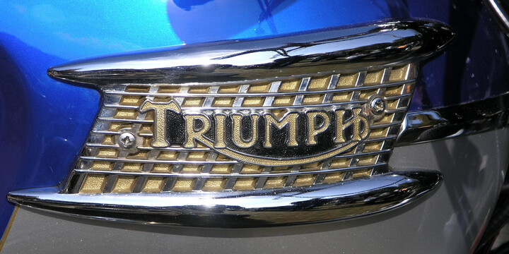TRIUMPH TT 600 TRIUMPH TT 600