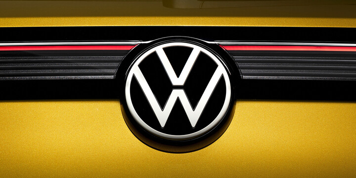 VOLKSWAGEN 1303 BEETLE VOLKSWAGEN 1303 BEETLE