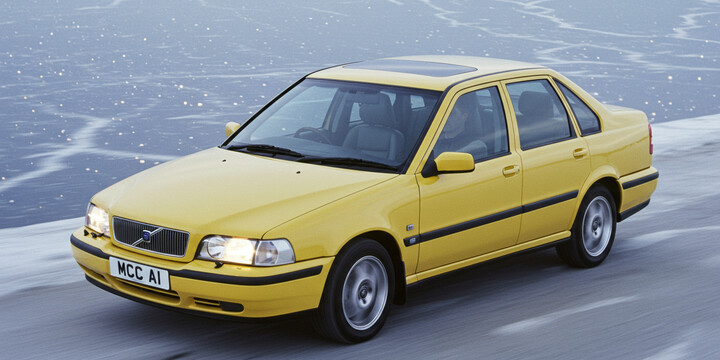 VOLVO S40 (1996-04) VOLVO S40 (1996-04)