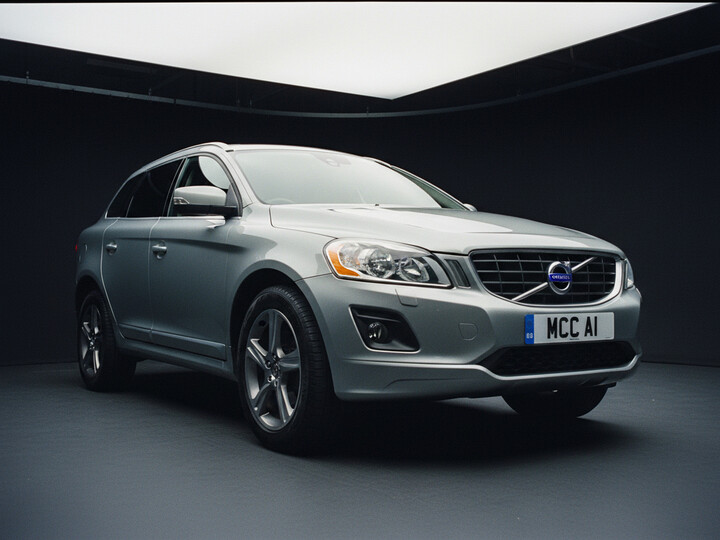 VOLVO XC60 R-DESIGN LUX NAV D5 AWD VOLVO XC60 R-DESIGN LUX NAV D5 AWD