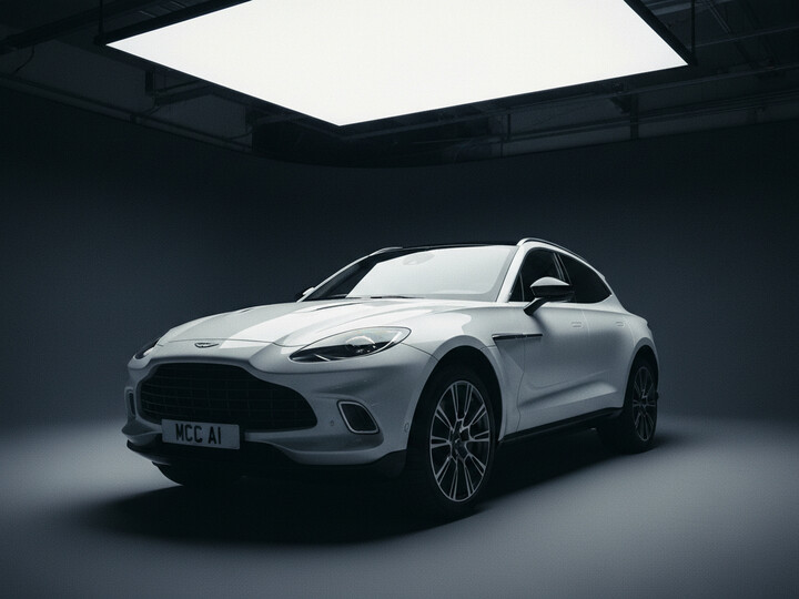 ASTON MARTIN DBX